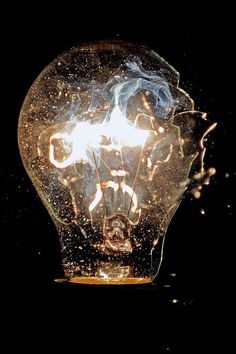 How Does Heroin Addiction Work? Slow Motion Photography, Light Bulb Art, High Speed Photography, Motion Photography, 판타지 아트, Pics Art, Shutter Speed, Sake, Surrealism