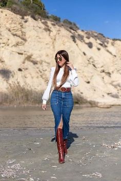 Outfits Juvenil, Outfit Botas, Outfits Con Jeans, Look Office, Country Style Outfits, Western Wear Outfits, Looks Country, Chic Fall Outfits, Outfit Mujer