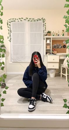 Panda Dunks Outfit Comfy, Panda Lows Outfit, Panda Dunk High Outfit Women, How To Style Panda Dunks High, Airport Outfit Dunks, Nike Dunk Low Outfit Leggings, Panda Dunks Outfit Inspiration, Panda Air Jordan Outfits, Panda Dunks Outfit Leggings