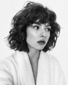 Short Wavy Haircuts, Bob Haircut Curly, Wavy Haircuts, Hair Inspiration Short, Short Wavy Hair