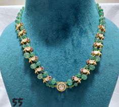 Traditional Green Beaded Necklace With Gold Beads, Traditional Green Beaded Necklaces With Stones, Traditional Green Beaded Necklace With Stones, Old Jewellery Redesigned, Emerald Beads Choker, Handmade Green Temple Jewelry Choker, Pretty Gold Necklaces, Bridal Diamond Necklace, Antique Necklaces Design