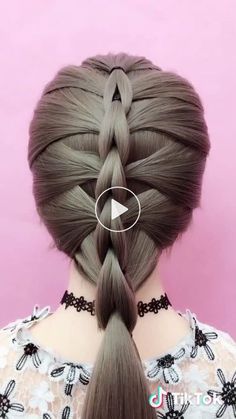 #illusionchallenge #dustyourshoulders #doorcreak Diy Braids, Unique Hair, Pinterest Hair, Beauty Diy, Watch Fashion, Penteado Cabelo Curto, Funny Short, Tiktok Watch, Unique Hairstyles