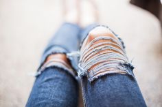 DIY Distressed Ripped Jeans Tutorial Ripped Jeans Tutorial, Ripped Jeans High Waisted, Ripped Jeans Women, Frayed Jeans