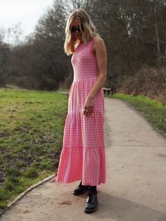 Introducing the Paula Midi Dress - a true hot pink dream for those who want to stand out this Spring and Summer. Created with vegan-friendly yarns, this long knit dress gives you a touch of comfort for those chilly evenings but also exudes undeniable style. Its midi length gives you a flattering silhouette while ensuring you make a statement with every step. And oh, those bold gingham checks! They add a playful twist to your ensemble, elevating your look. Whether you're brunching with your besti Long Knit Dress, Midi Summer Dress, Knitted Maxi Dress, Knitted Midi Dress, Mens Nightwear, Dressing Gown Robe, Gingham Pattern, Nightwear Women, Loungewear Women