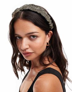 Accessories fra Pieces Opmærksomheden værd Diamantudsmykning Smalt bånd Glider fast på dit hoved Simple Earring Designs, Embellished Headband, Eid Outfits, Embellished Headbands, Wedding Top, Chunky Knitwear, Maxi Dress Trend, Petite Maternity, Adidas Samba