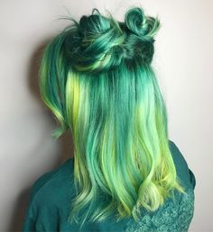 130 Likes, 4 Comments - Metuchen NJ Hairstylist (@_chelseatakespictures) on Instagram: “Fineee @sltrezz you don't have to stay pink  back to green for my queen ! #fantasyhair #dyeddolls…” Slime Nickelodeon, Green Hair Dye, Half Updo Hairstyles, Half Bun, Dyed Hair Pastel, Bun Updo, Hair Idea, Ombré Hair, Bright Hair