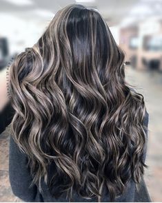 Black Hair Balayage, Brunette Hair With Highlights, Dark Hair With Highlights, Brunette Balayage Hair, Ash Blonde Hair, Brown Hair Balayage, Winter Hair Color, Balayage Brunette, Brown Blonde Hair