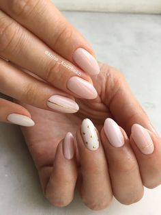 Beautiful And Easy Easter Nails Art Designs 2023 | Spring Nails 2023 Gel Nails Gorgeous, Dot Nail Art Designs, Subtle Nail Art, Ring Finger Nails, Minimal Nails Art, Dot Nail Art, Finger Nail Art, Nude Nail Designs, Light Nails