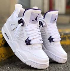 Pretty Sneakers, Nike Shoes Girls, Trendy Shoes Sneakers, Nike Fashion Shoes, Jordan Shoes Girls, Pretty Shoes Sneakers, Jordan 4s, Jordan Shoes Retro, All Nike Shoes