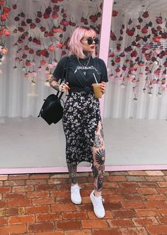 Hana Midi Skirt In Dark Wild Flower Alternative Fashion Skirts, Indie Outfits Alternative Fashion, High Waisted Floral Skirt, Styl Grunge, Look Grunge, Pastel Outfit, Printed Midi Skirt, Indie Outfits