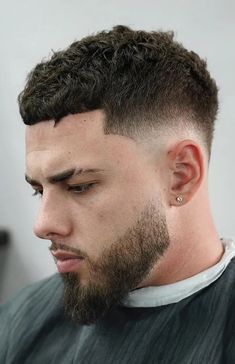 Haircut And Beard, Mid Fade Haircut, Best Fade Haircuts, Short Fade Haircut, Low Skin Fade, Mens Haircuts Short Hair, Crop Haircut