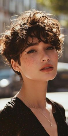 Transform your look with these 30 stunning curly pixie haircuts. Each cut provides a unique, low-maintenance way to showcase your curls with flair and style. Pixie Haircuts For Women, Curly Pixie Hairstyles, Trendy Bob Hairstyles, Curly Pixie Cuts, Bob Hairstyles With Bangs, Curly Pixie