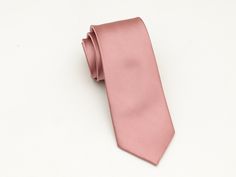 "ROSEGLDMTLC Wedding Tie, Davids Bridal Wedding Tie, Men's Skinny Tie, Wedding Necktie For Men, Groomsmen Ties, On Wedding Day Davids Bridal ROSEGLDMTLC Wedding tie is one of our most favorite groomsmen ties chosen to outfit wedding party. The fine fabric on this necktie gives off the great shine and looks great at any formal or informal gatherings. Even though this rosegldmtlc men's tie is so popular for weddings, it is still an ideal choice for business attire. Great design and texture tie giv Mens Wedding Ties, Groomsmen Ties, Wedding Tie, Outfit Wedding, Pre Tied Bow Tie, Bag Display, Tie Men's, Men's Tie, Sharp Dressed Man