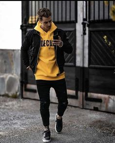 Mens Winter Outfits, Mens Lifestyle Fashion, Best Hoodies For Men, Men Streetwear Fashion, Black Men Fashion Urban, Smart Casual Menswear, Trendy Boy Outfits, Mens Fashion Wear, Black Men Street Fashion