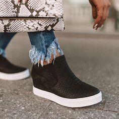 Style: Fashion, Stylish Item: Sneakers Upper Material: PU Toe: Round Toe Closure Type: Zipper Heels: Wedge Heel Heels Height: About 3 cm