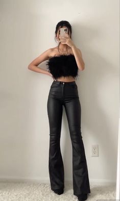 Nye Fits Aesthetic, Glam Aesthetic Outfit Casual, Summer New Years Eve Outfit, Going To Concert Outfit, 22 Birthday Outfit Ideas Winter, Gen Z Concert Outfit, Fits And Bits Outfits, Dress For Concert Night, Poker Night Outfit Women