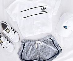 adidas Outfits Sport, Looks Adidas, Hoodie Adidas, Look Adidas, Summer Fashion For Teens, Adidas Shoes Women, Gym Outfits, Adidas Outfit, Adidas Tubular