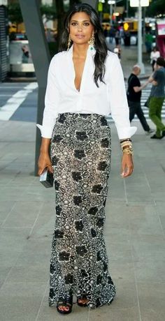 Rachel roy Best Winter Outfits, Elegante Casual, Rachel Roy, Midi Skirts, Look Chic, Passion For Fashion, Long Skirt, Beautiful Outfits, Chic Outfits