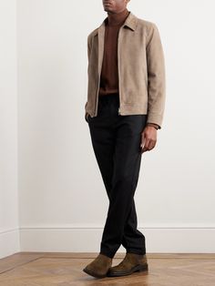 Altea has over a century's worth of expertise in fine fabrics, so naturally the suede selected for this jacket is immaculate. It's designed in a minimal blouson profile that keeps the focus on the supple hide. Black Moon Wallpaper, Beige Jacket Outfit, Fashion Armor, Capsule Wardrobe Men, Black Men Style, Wardrobe Men, Semi Formal Outfit, Blouson Jacket