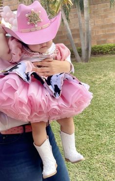 Cute Disneyland Outfits, Outfits For Disneyland, Disneyland Fits, Disneyland Outfit Ideas, Baby Cowgirl Outfits, Halloween Vacation, Baby Cowgirl, Theme Park Outfits