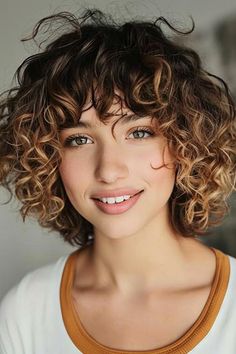 Reverse Bob, Corte Bob, Cortes De Pelo, Curly Hair, Curly Hair Styles, Hair