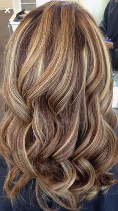 Brunette Hair Color With Highlights, Hair Lights, Brown Hair With Highlights And Lowlights, Pink Blonde Hair, Blond Balayage, Chocolate Brown Hair, Dark Roots Blonde Hair, Nice Hair, Brown Hair With Blonde Highlights