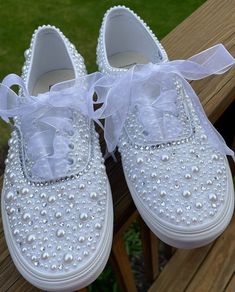 Bling Shoes Vans, Pearl Embellished Lace-up Wedding Sneakers, Elegant Wedding Sneakers With Rhinestones, Elegant Embellished Sneakers For Wedding, Sneakers Wedding, Wedding Vans, Van Sneakers