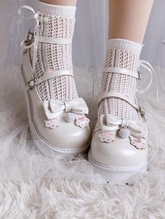 Doll Shoes Outfit, Kawaii Hoodies, Kawaii Shoes, Doc Marten Oxford, J Fashion, Pink Shoes, Doll Shoes, Mary Jane Shoes, Dr. Martens Boots