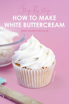 How to make your buttercream frosting white - cake decorating tutorial White Frosting Recipes, American Buttercream Recipe, White Buttercream Frosting, White Buttercream, White Cakes, White Cupcakes, Icing Frosting, Fondant Baby