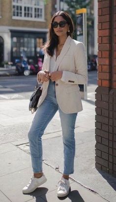 White Blazer Outfits, Straight Leg Jeans Outfits, Stile Casual Chic, Blazer Outfits Casual, Denim Wear