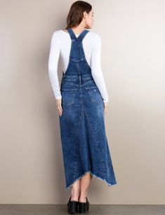 Wash Lab Pieced Denim Jumper. Ready to rock, when you are! The model is 5'7" wearing size Small Fabric: 95% Cotton 4% Polyester 1% Spandex Length: 52" from shoulder to longest point