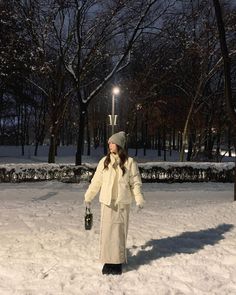 Winter Travel Outfit, Classy Winter Outfits, London Style, Winter Photoshoot, Better Things, Winter Fit, Future Style, Winter Travel