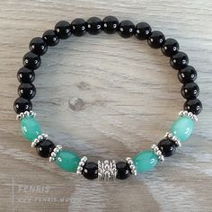 obsidian bracelet Black Jewelry Aesthetic, Stone Meanings, Bracelets Black, Stretchy Beaded Bracelet, Bracelets Handmade Diy, Diy Bracelets Patterns, Gemstone Beaded Necklace, Bracelet Ideas, Gemstone Beaded Bracelets