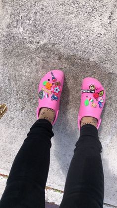 Miraculous Hairstyles, Crocs Inspiration, Paint Shoes, Black Crocs, Pink Crocs, Apparel Boutique, Gladiator Boots