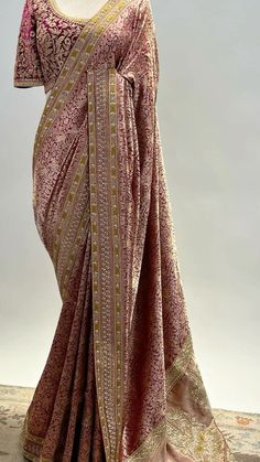 Net Saree Blouse Designs, Punjabi Dresses, Indian Dress Up, Wedding Fits, Dress Pakistani, Saree Ideas, Sarees For Girls, New Saree Designs