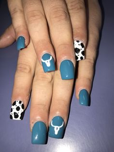 #acrylics #acrylicnails #longhorn #cowspots #cowprint #freehand #nailsbyhenry #nailsbykrystal #pbgnails Nail Ideas For Texas, Spring Nail Art For Short Nails, Rustic Nails Acrylic, Longhorn Nails Designs, Serape Nails, Longhorn Nails, Rodeo Nails Westerns, Country Nails Design, Nail Ideas Western