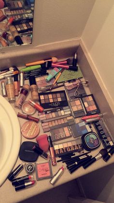 Mac Sin, Snapchat Makeup, Alat Makeup, Makeup Is Life, Batons Matte, Lots Of Makeup, Foundation Makeup