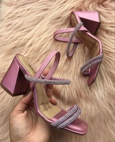 Trendy Heels, Pretty Sandals, Fashion Shoes Heels, Elegant Heels, Classy Shoes, Girly Shoes, Shoe Inspo, Diy Shoes, Footwear Design Women