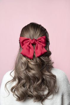 "10-Minute Hairstyles for Busy Mornings"
"Glamorous Hairstyles for Special Occasions" Papion Hairstyle, Fantastic Fashion, Blond Balayage, Large Hair Bows, Sailor Bow, Bow Barrette, Preppy School, Bow Hairstyle, Bow Bow