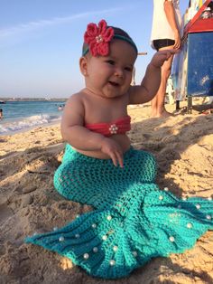 Vestido de Sirena, para bebe tejido a Crochet. By Kjashab. Mermaid Crochet. Crochet Kids, Mermaid Outfit, Kids Headbands, Baby Mermaid, Foto Baby, Cute Funny Babies, Crochet Baby Clothes