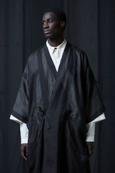 5. Arise (AW17) － Jan Jan Van Essche 90s Black Men, Kimono Outfit, Art Outfits, Photographie Portrait Inspiration, Japanese Men, Japan Fashion