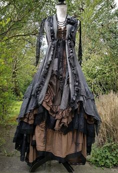 Dark Mori Fashion, Witch Dress, Altered Couture, Witch Outfit, Layered Fashion, Old Clothes, Mori Girl, Fantasy Clothing, Steampunk Fashion