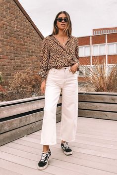 Wide Legged Pants, Animal Print Outfits, Animal Print Shirts, Leopard Print Shirt, Mode Inspiration, Spring Summer Outfits