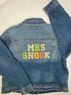 Personalized jean jacket for your kids teacher! Great for all seasons! Jackets are slightly oversized! Kids Jeans Jacket, Embroidered Jean Jacket, Jeans Kids, Embroidered Jacket, Embroidered Jeans, Womens Jackets, Kids Boys, All Seasons