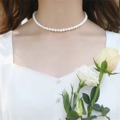 SPECIFICATIONS Metals Type: Zinc alloy Necklace Type: Chokers Necklaces Material: PEARL Pearl Type: Simulated-pearl Pearl Shape: Perfectly Round Gender: Women Style: Classic Shape\pattern: Round Fine or Fashion: Fashion Occasion: Party Chain Type: Link Chain Item Type: Necklaces [20231010]