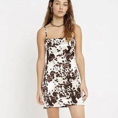 Sold Out Online Perfect Condition Fitted Square Neck Slip Dress For The Beach, Casual White Slip Dress For Summer, Casual Summer Bodycon Slip Dress, White Fitted Bodycon Dress For Summer, White Fitted Bodycon Dress For Vacation, White Fitted Slip Dress For Date Night, Casual Fitted Slip Dress With Square Neck, Casual Bodycon Slip Dress For Spring, White Summer Slip Dress For Party