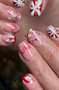 This is the list of the very best Trendy Christmas Nails I found online: the ultimate nail design inspiration to spread all the holiday cheer. Glittery Christmas Nails, Pretty Christmas Nails, Trendy Christmas Nails, Nails Festive, Nails Xmas, Nail Design Inspiration, Pretty Christmas, Festive Design