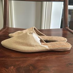 Jeffrey Campbell Fabric Flat Slip On Mules Size 9 New, No Box. Insole And Sole Marked To Prevent Store Returns Casual Gold Slip-on Mules, Casual Gold Closed Toe Mules, Casual Gold Mules With Cushioned Footbed, Casual Gold Slip-on Flats, Casual Gold Flats With Almond Toe, Casual Gold Almond Toe Flats, Casual Beige Mules With Almond Toe, Casual Beige Almond Toe Mules, Slip On Mules