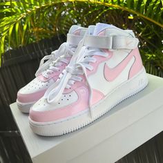 Custom Air Force 1 Sneakers Bubble Gum Pink. Low, Mid & High Tops. 🎨Artwork: -Exactly as shown in the picture. -Fully hand painted. -Applied Special Acrylic Paint for Shoes and Finisher for more Durability.  -Waterproof and flexible. -We strongly recommend the use of the Anti Crease Protectors included to prolong the durability of the paint in certain areas when feet bend. 👟Sneakers: -100 % Authentic Air Force 1 Sneakers, purchased at official stores in the US, then customized by hand.  📐Size Pink Custom Air Force, Paint For Shoes, Crease Protector, Air Force One Shoes, Air Force 1 Sneakers, Air Force 1 Mid, Air Force 1 Custom, Custom Air Force 1, Bubble Gum Pink