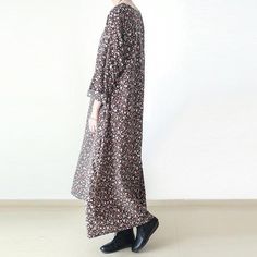 2016 fall brown plus size floral cotton dresses long sleeve maxi dress gownThis dress is made of cotton linen fabric, soft and breathy, suitable for summer, so loose dresses to make you comfortable all the time.Measurement:One Size: bust 140cm / 54.6"Shoulder 41cm / 15.99"length 118cm / 46.02"Sleeve length 63cm / 24.57"Cuff 30cm / 11.7"Waist 140cm / 54.6"hem 170cm / 66.3"Materials used: CottonPayment: We accept payment by paypal and credit card. if you would like to pay by credit card, please ch Oversized Long Sleeve Floral Maxi Dress, Oversized Long Sleeve Maxi Dress With Floral Print, Maxi Dress Fall, Dresses To Make, Cotton Caftan, Loose Dresses, Maxi Dresses Fall, Floral Cotton Dress, Fall Winter Dresses